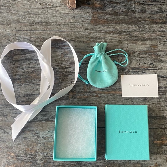 Authentic Tiffany Gift box set - Picture 4 of 6
